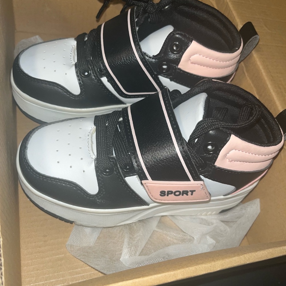 Sporto Kids Sneakers - Black, White, and Pink